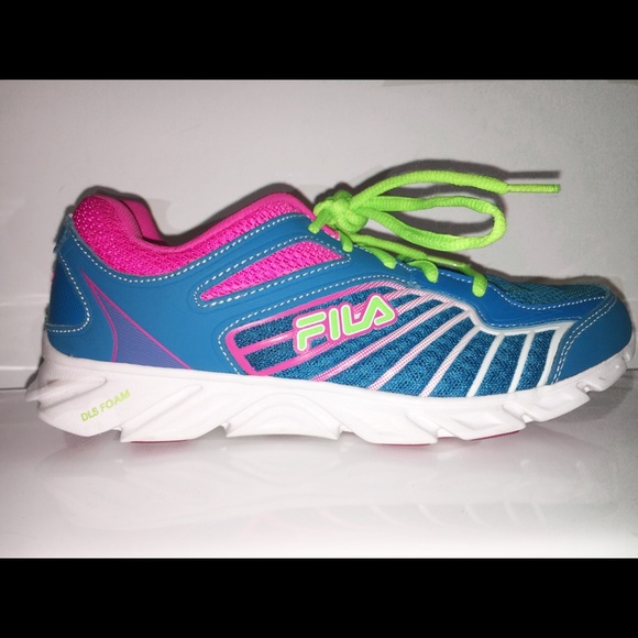 fila tennis shoes price